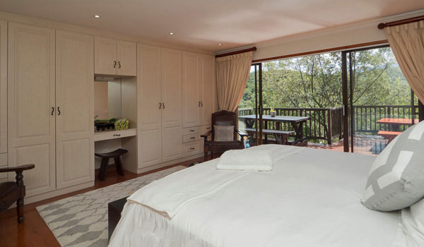 Roomy Selfcatering Accommodation Wilderness or Self-Catering Holiday Home Wilderness - either way you enjoy stylish, luxurious accommodation in the Garden Route
